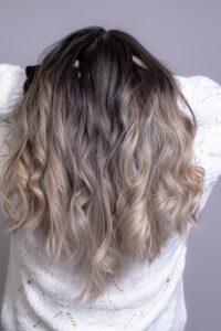 make your hair healthy with essential oils