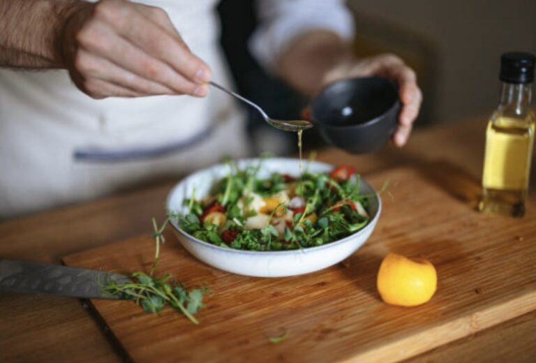 olive oil dressings on salad