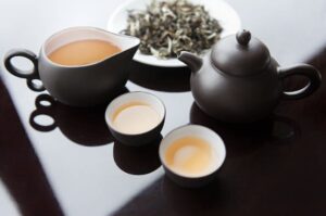 brewing white tea